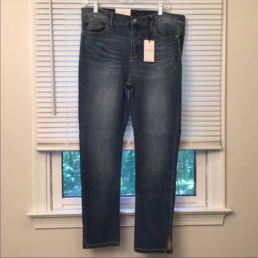 NWT Judy Blue Side Slit Hem Jeans